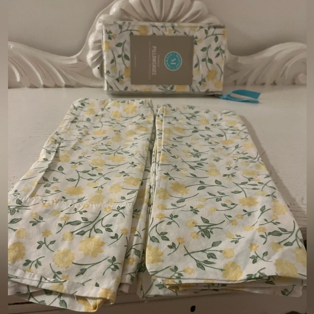 Martha Stewart Set of 4 pillow Cases